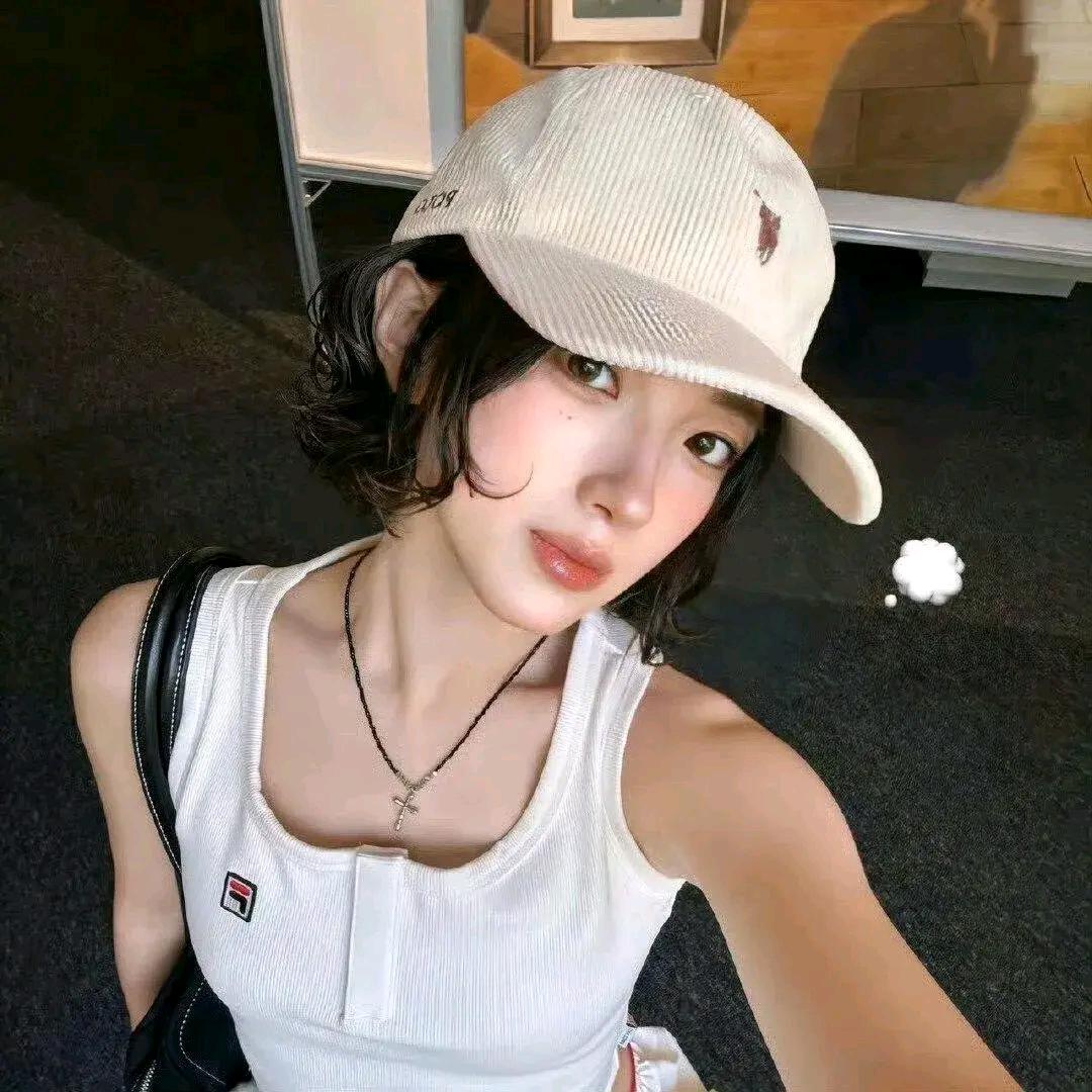 余忻༠