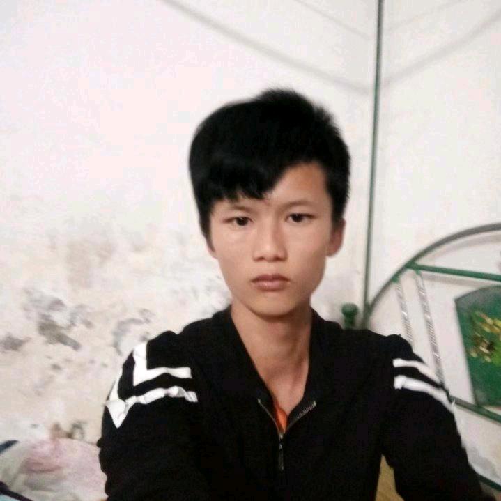 18岁女蔡弥礼