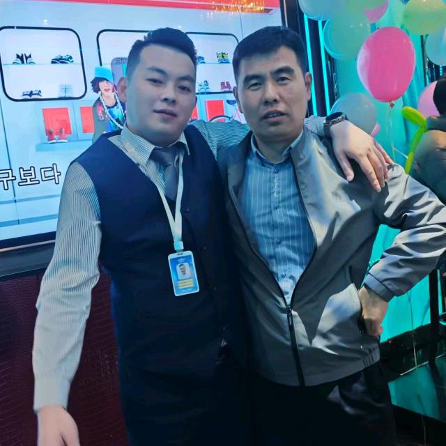 魅巢partyKTV冯总监