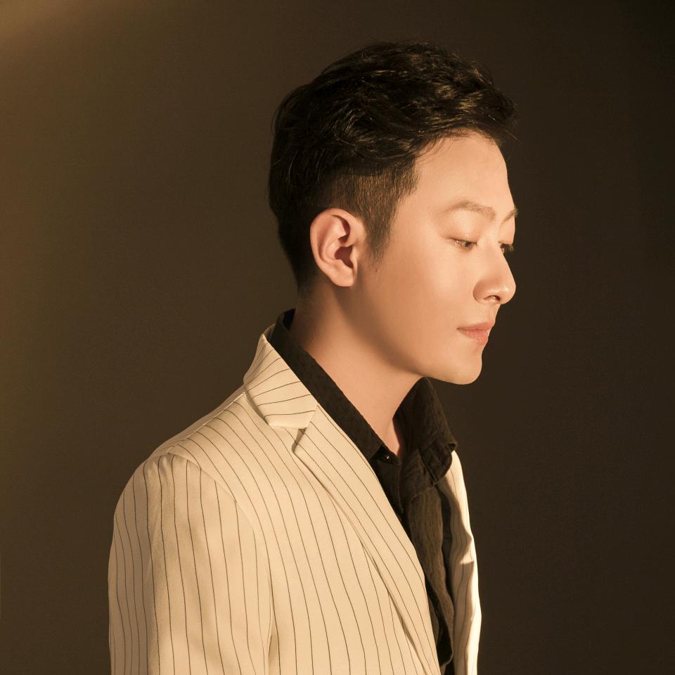 男中音 鸿