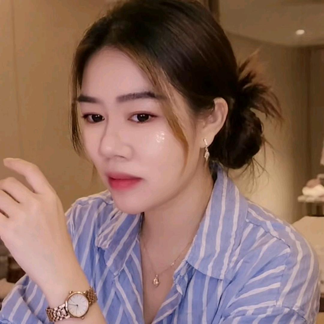 借我肩膀靠靠