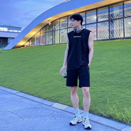 阿斯特拉等100.2w人