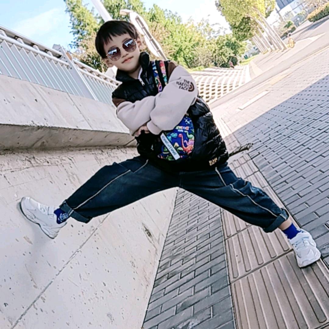 Z月月