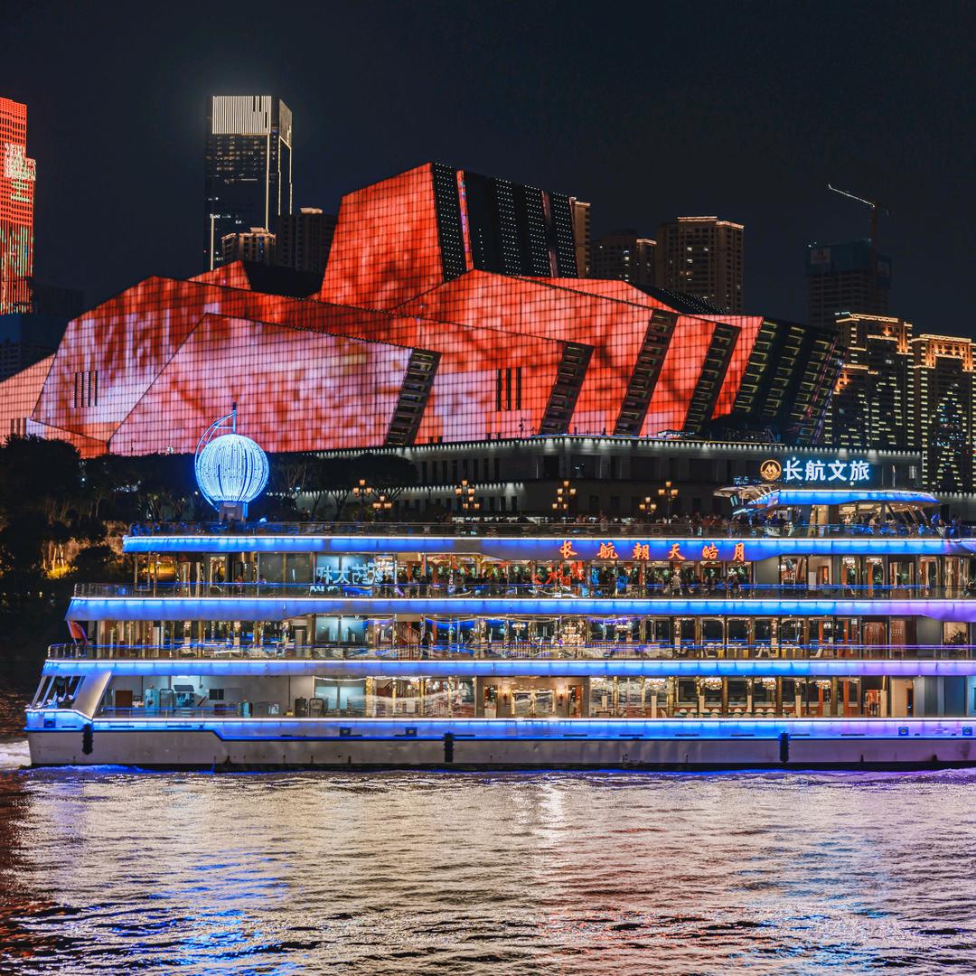 重庆两江游船玲玲