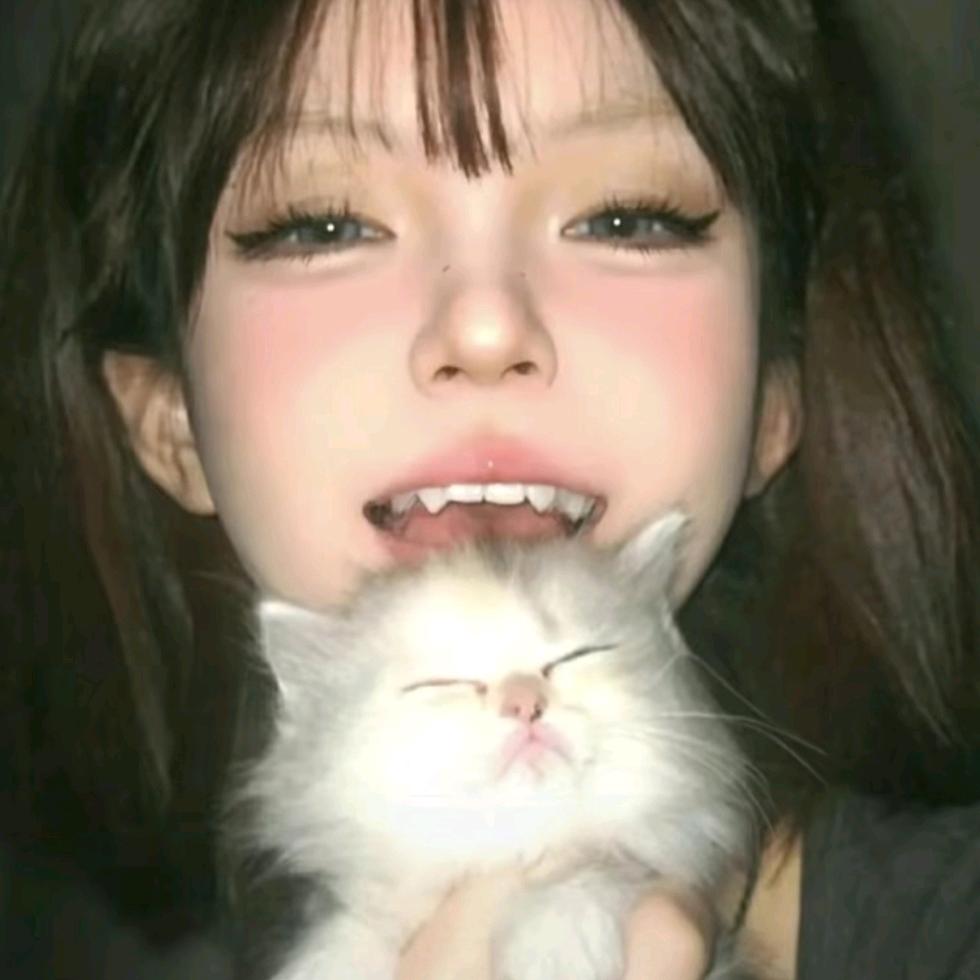 肚子圆⁶⁶的.