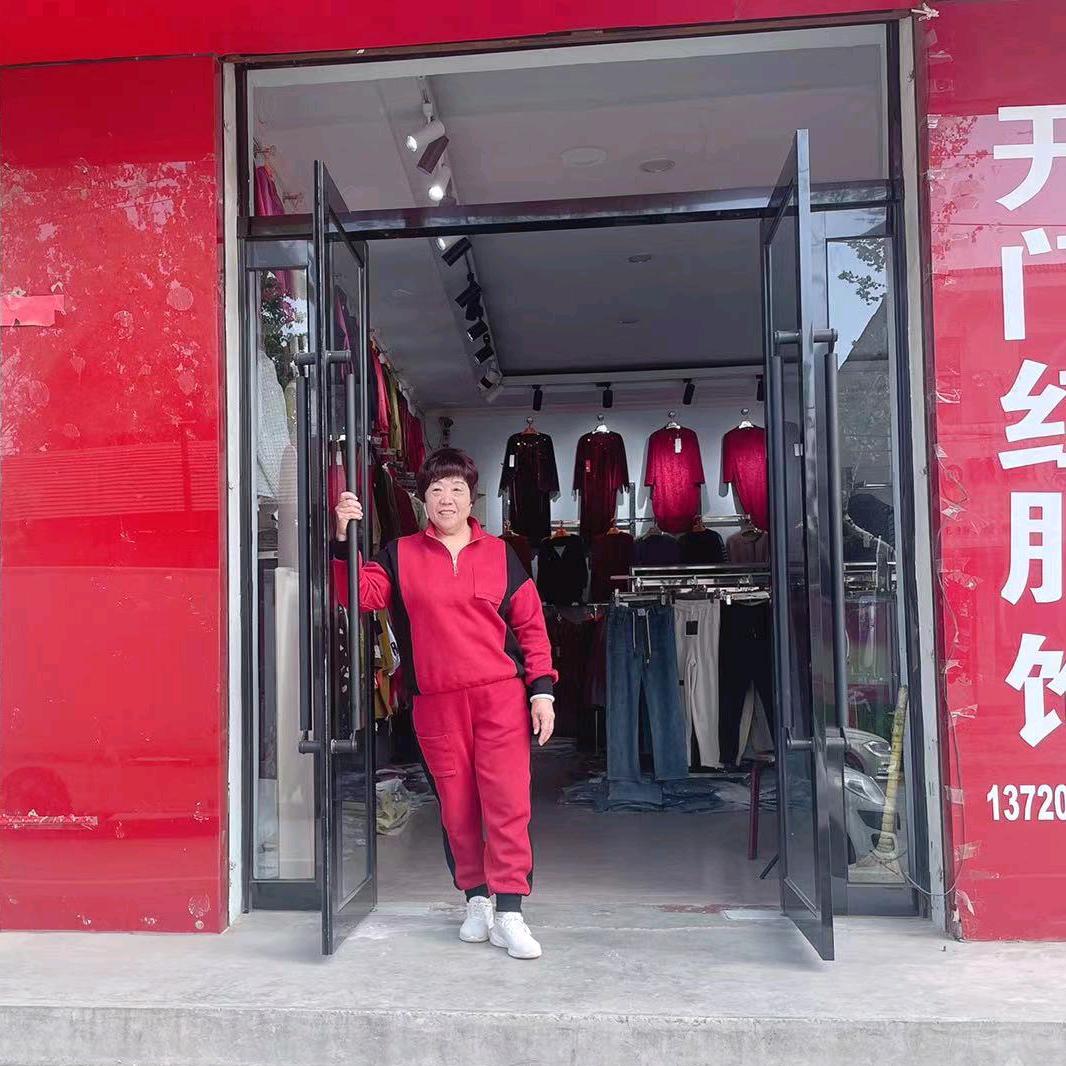 夏县水头宝兰服装城！
