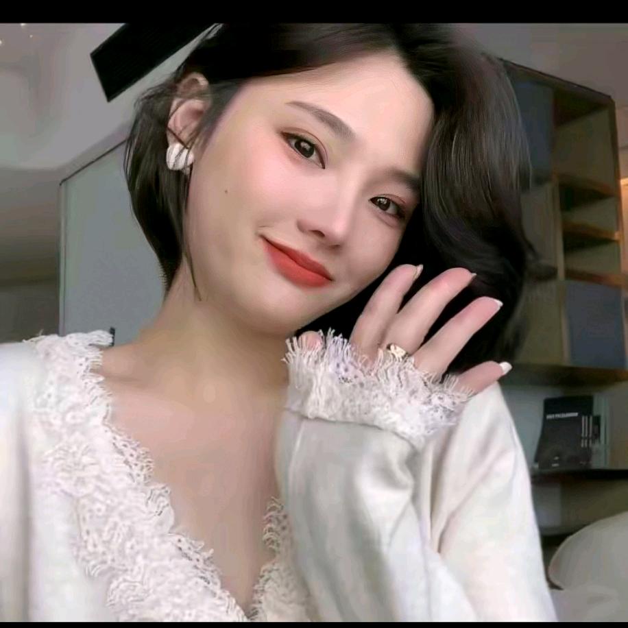 肉肉的金老板女生微胖穿搭