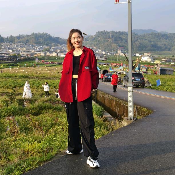 镇安翠柏🌲曳舞团～～翠翠