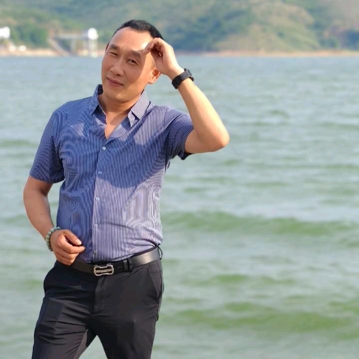 沐光而行
