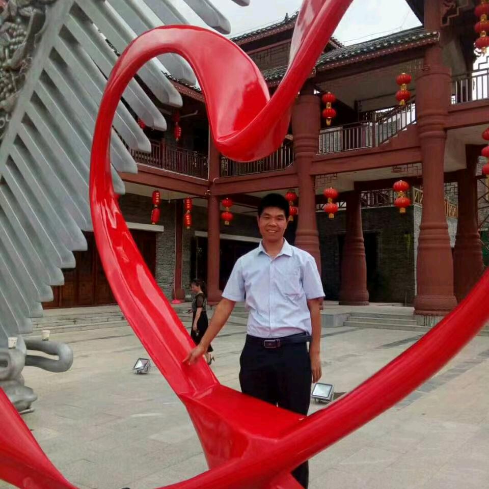 海明，海上生明月