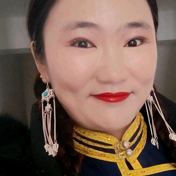 斯琴塔娜