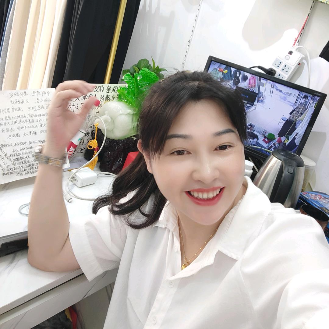 醴陵优衣贸服装批发城一英紫