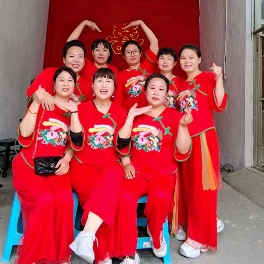 鸡山秧歌鼓舞团（缘姐）