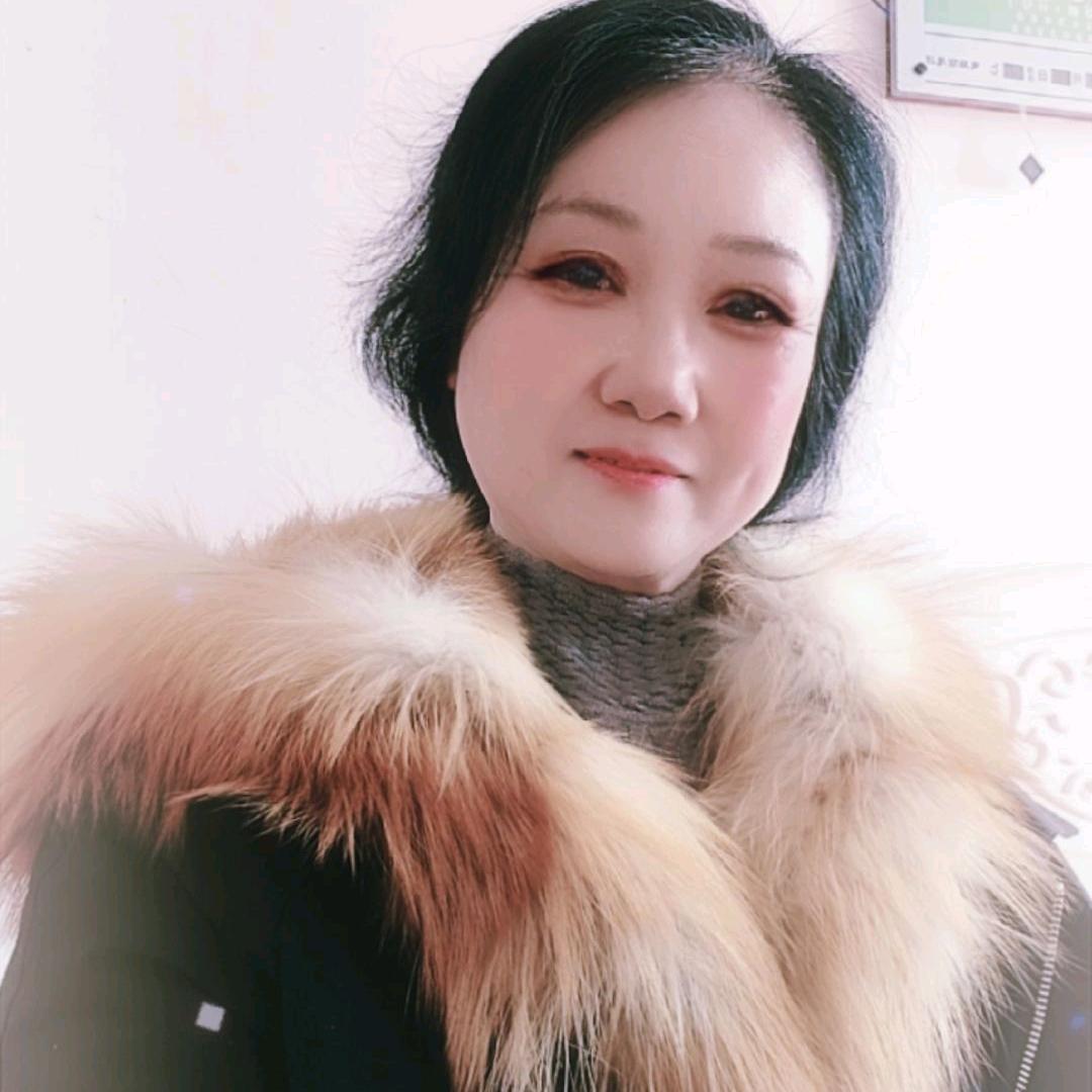 姣姐爱唱戏。上午8:10准时开播。