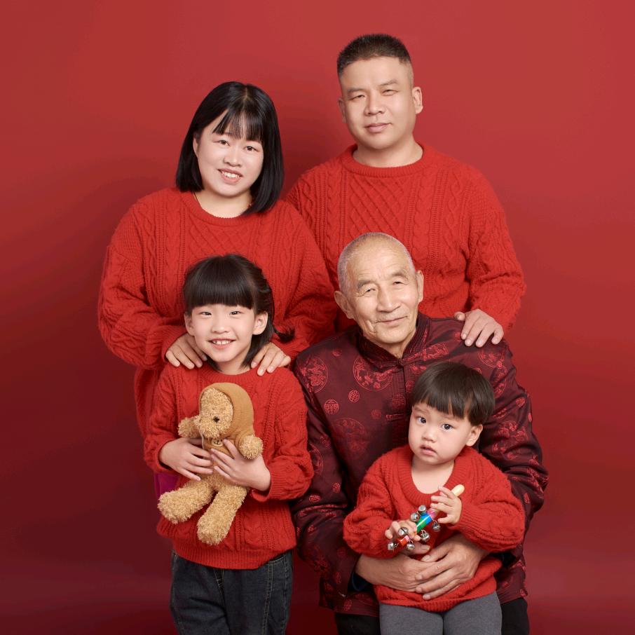 财哥(臻瑾不怕火炼老爸)