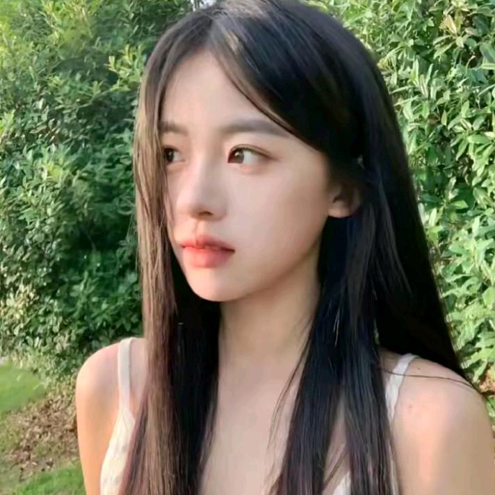 爱尝美食的红红