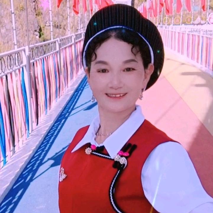 姹紫嫣红
