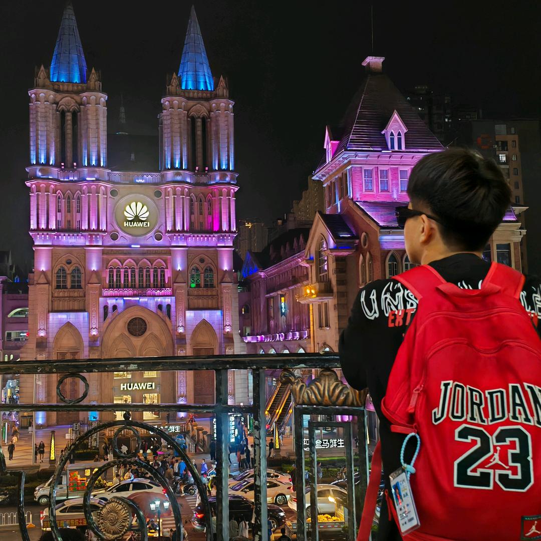 不会拉杆的小贾