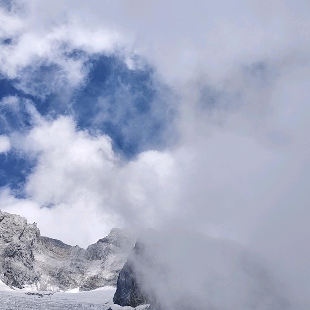 曾是军人的刚哥