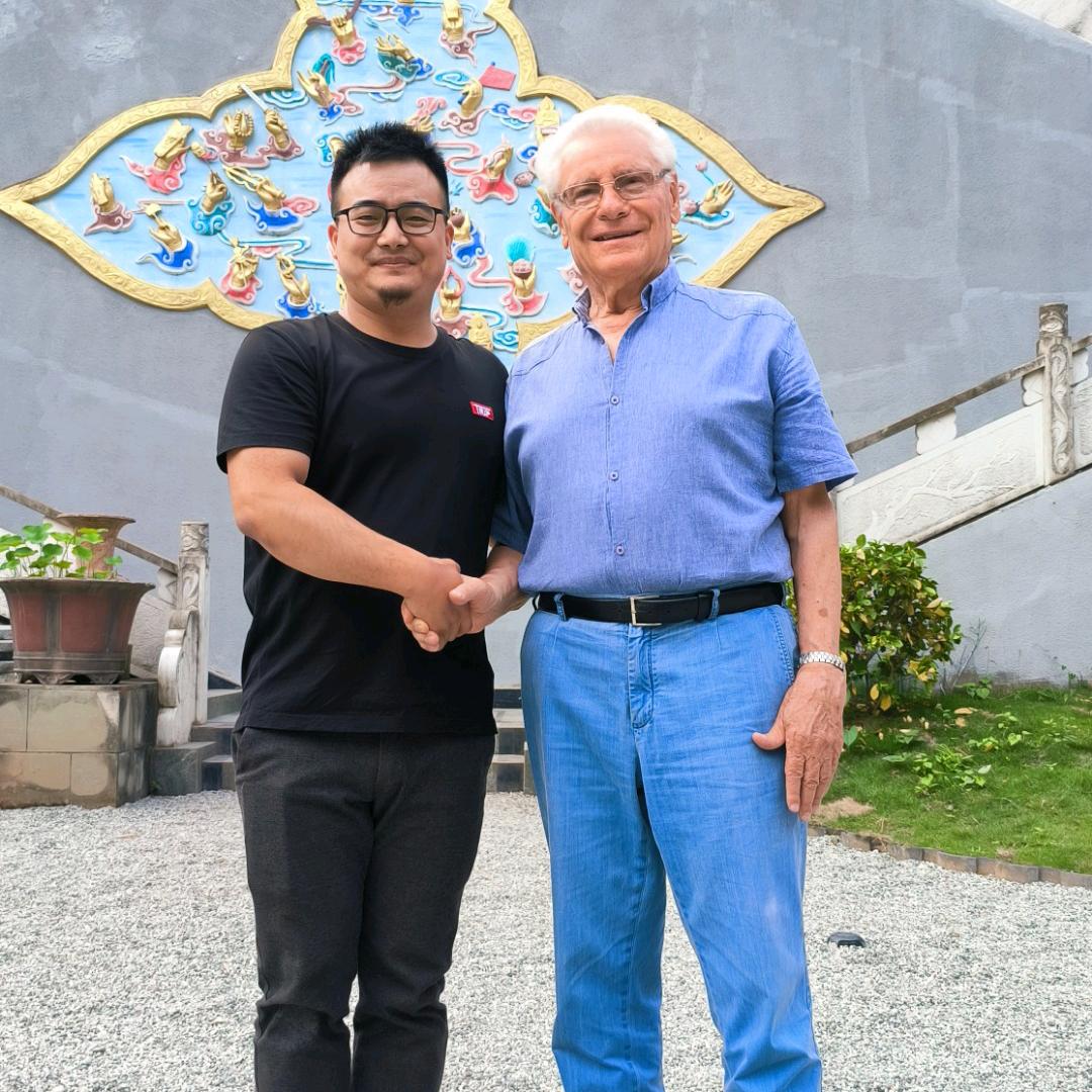 A小帅和108位中医