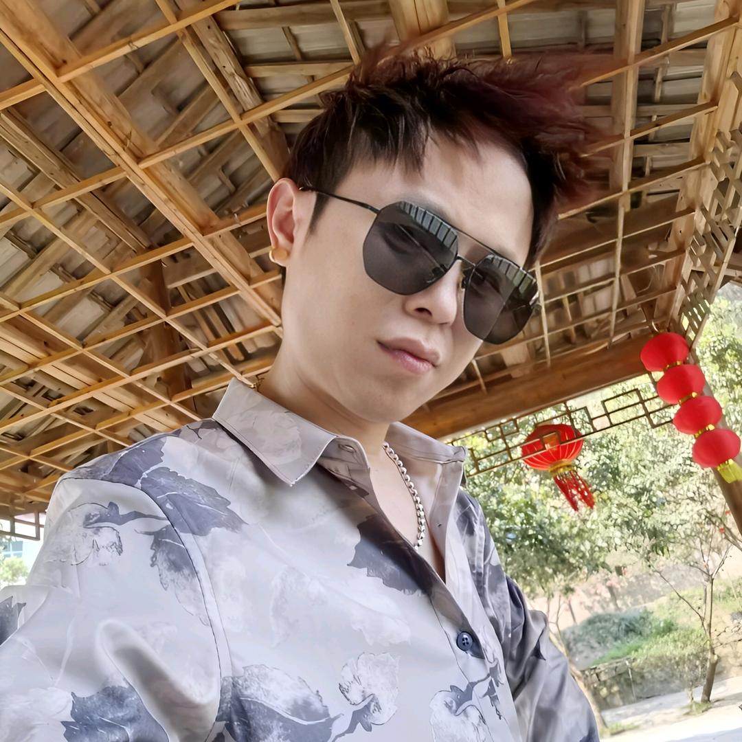 胡靓仔😻