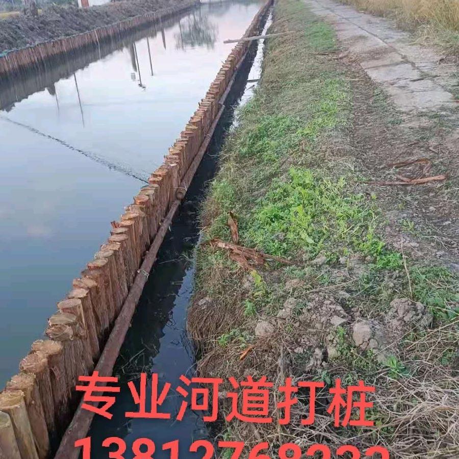 江苏吴江～挖机打木桩