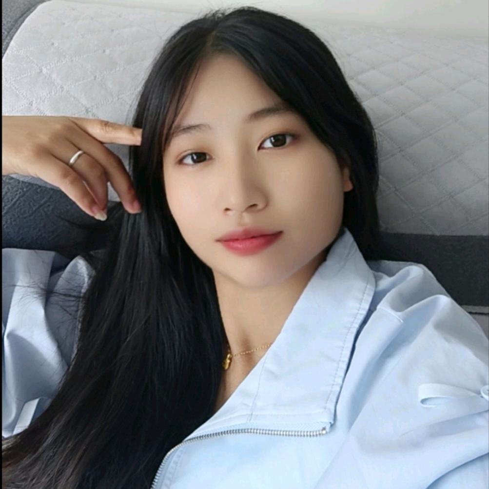 细 雨 挽 轻 裳、