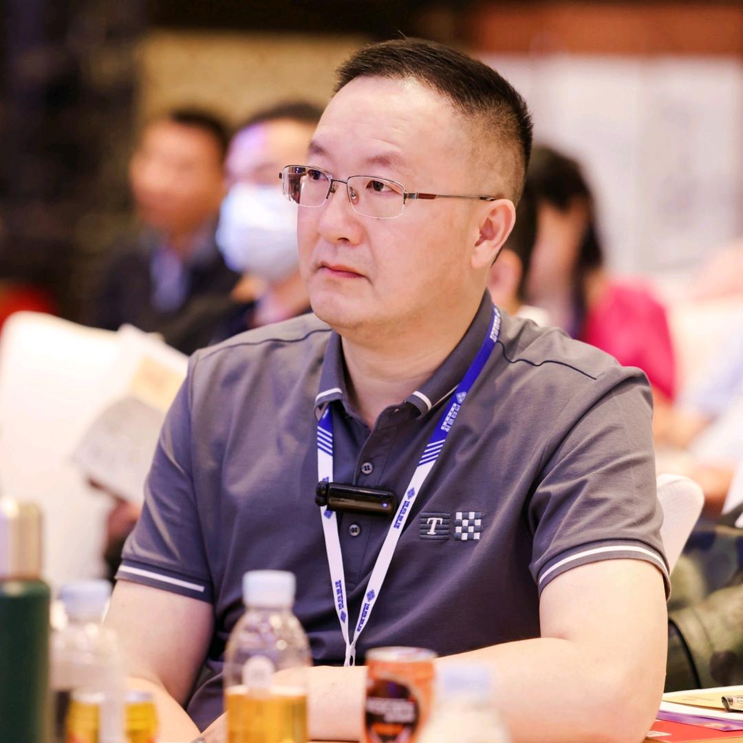 步步先休闲车总经理周军