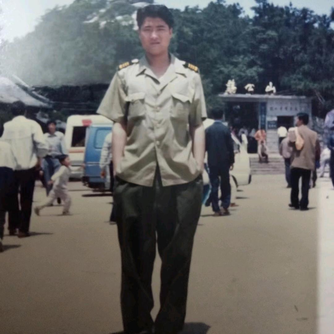 跨越房产经纪中铝门窗汽车租赁