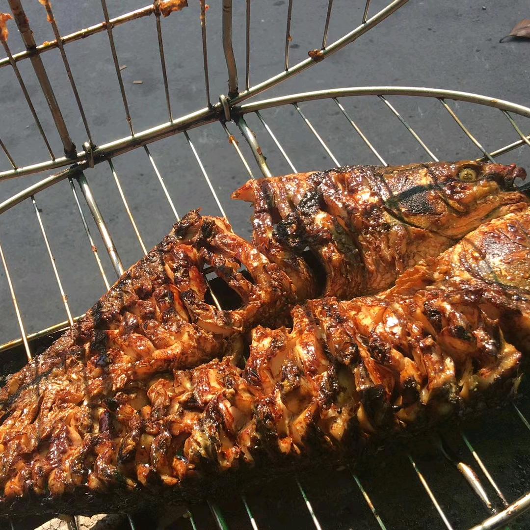 安底一手都不留烤鱼壹格KTV