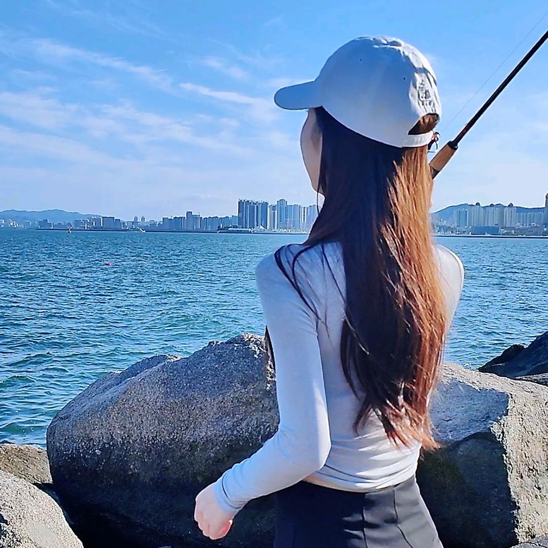 小狐狸爱钓鱼
