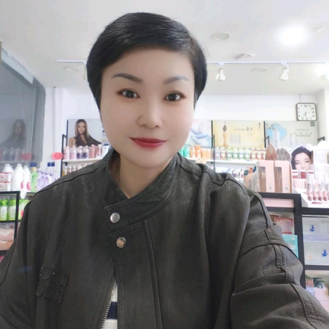 尹集美丽名妆郭艳
