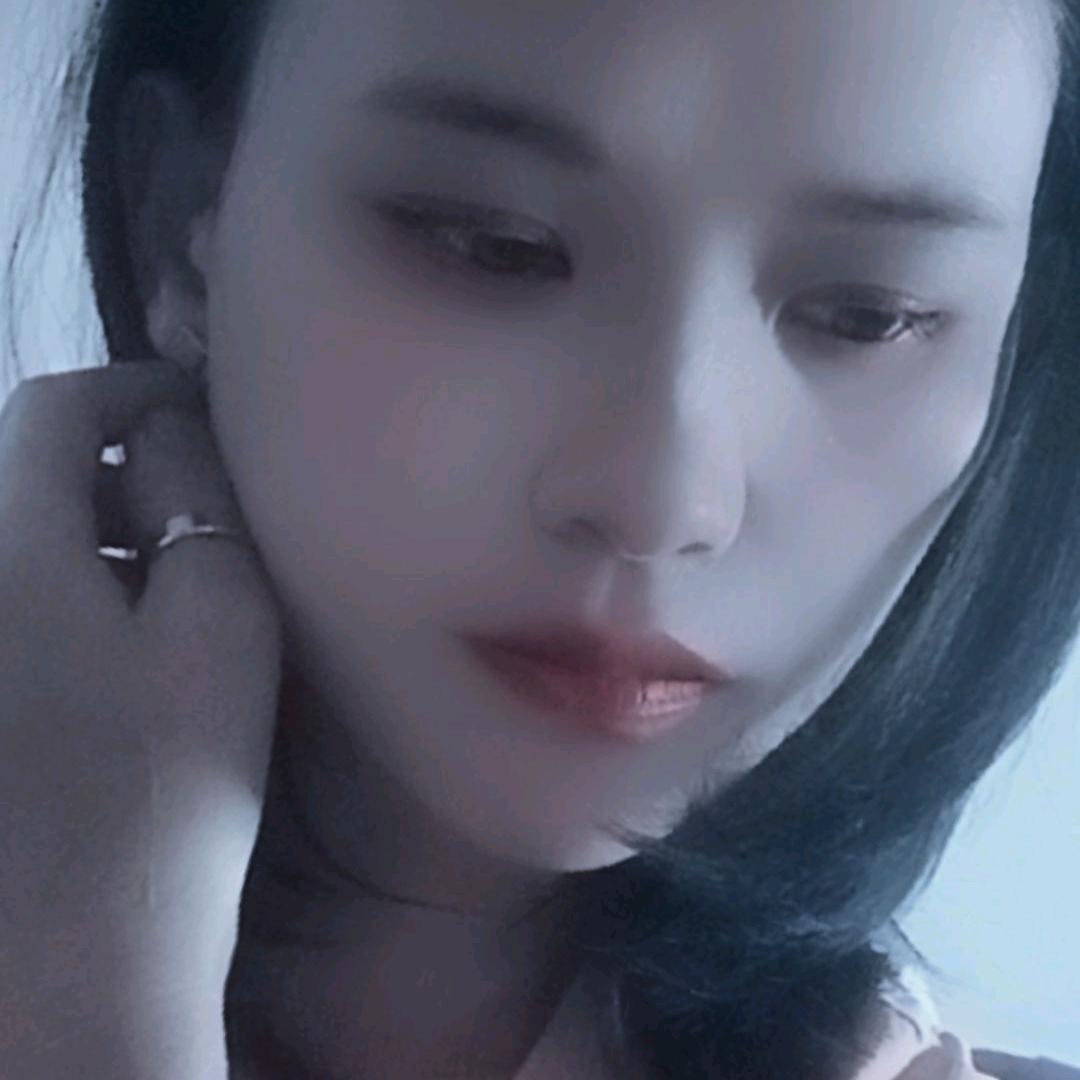 累了谁心疼💘
