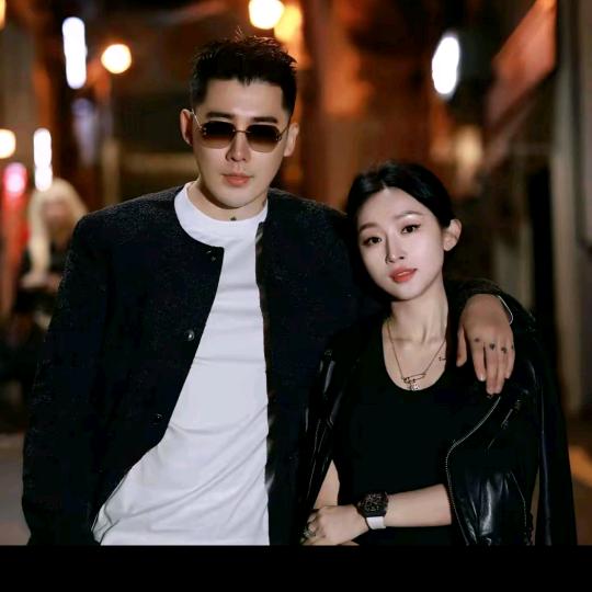 杨圣坤（女装穿搭分享）