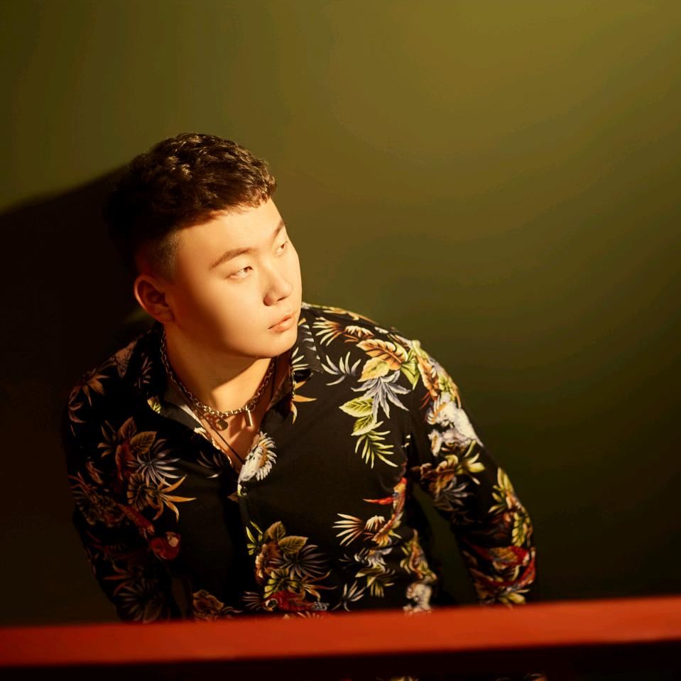 李