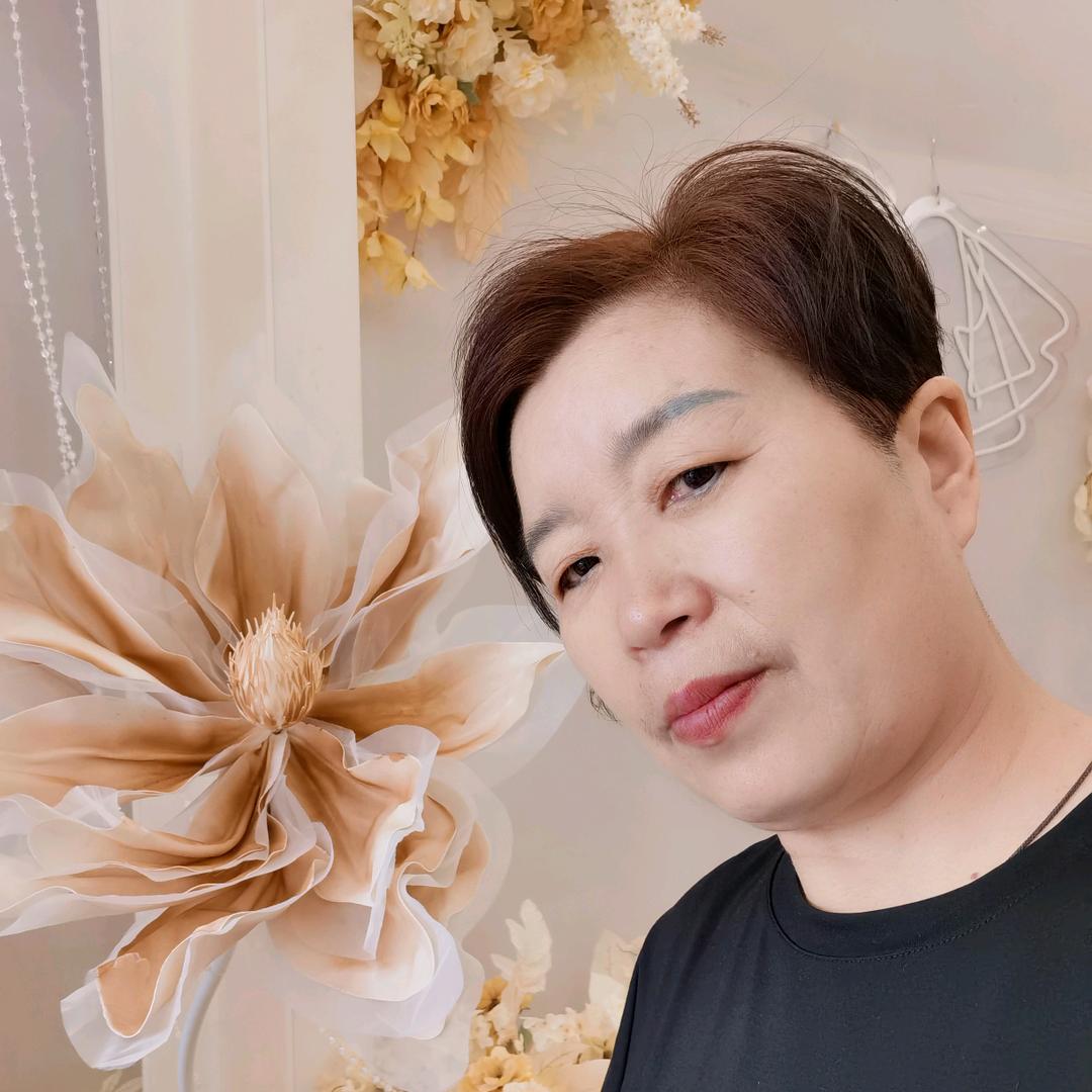 瞿珊