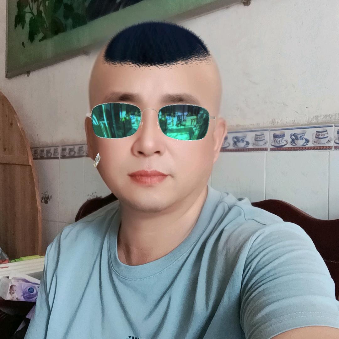 冰兰，闫
