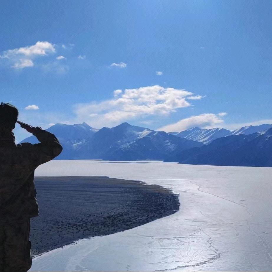 好班长搬家•小张