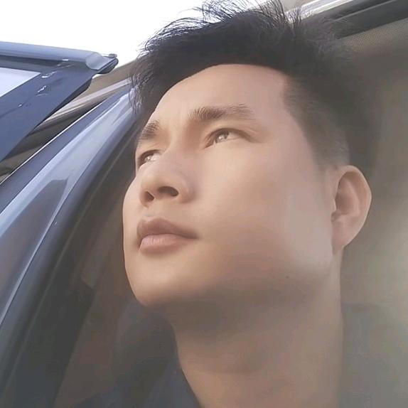 一杯烈酒敬余生