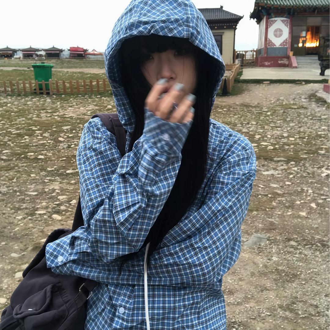 忧郁纯情内向腼腆母蟑螂