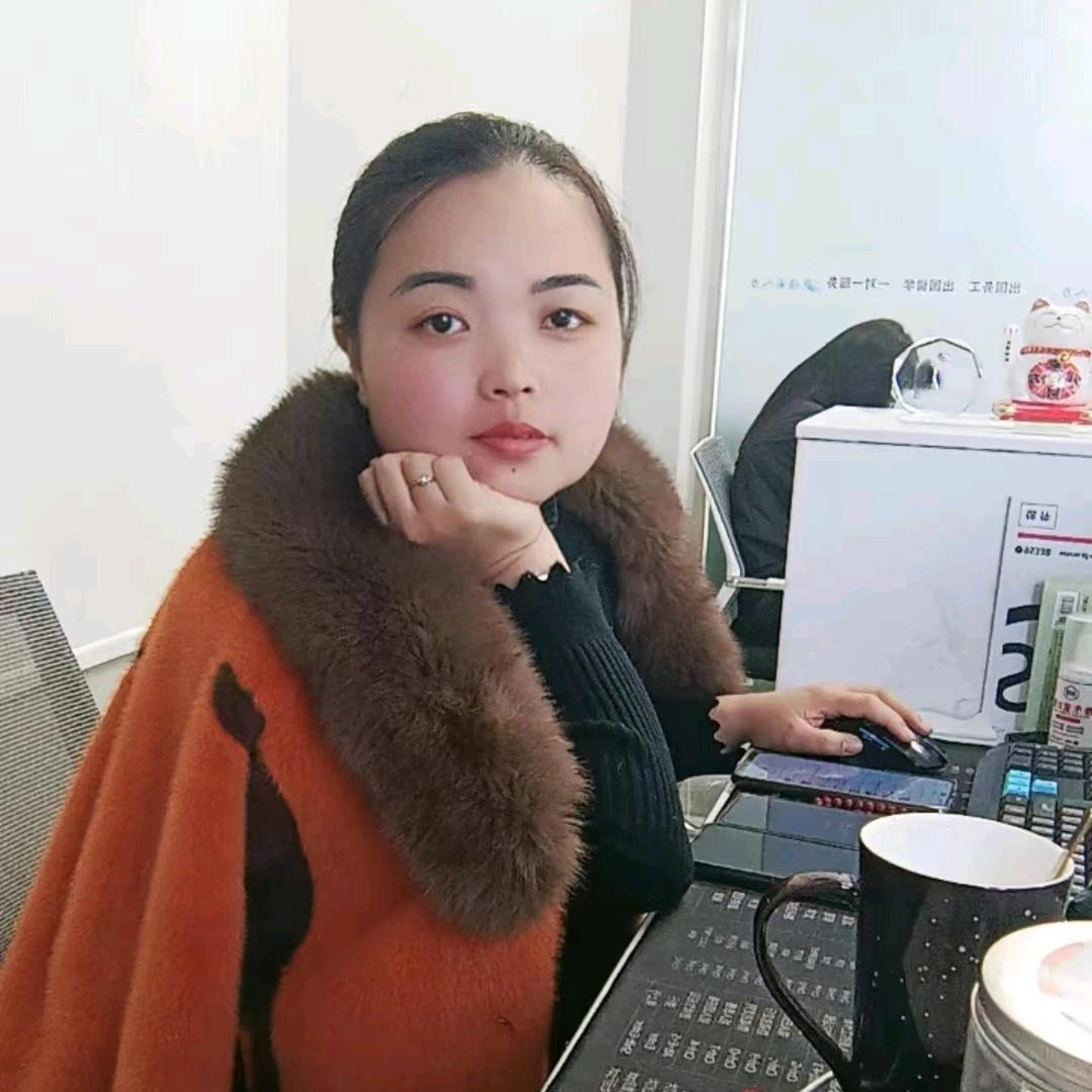 讲叉车理论的琪琪老师