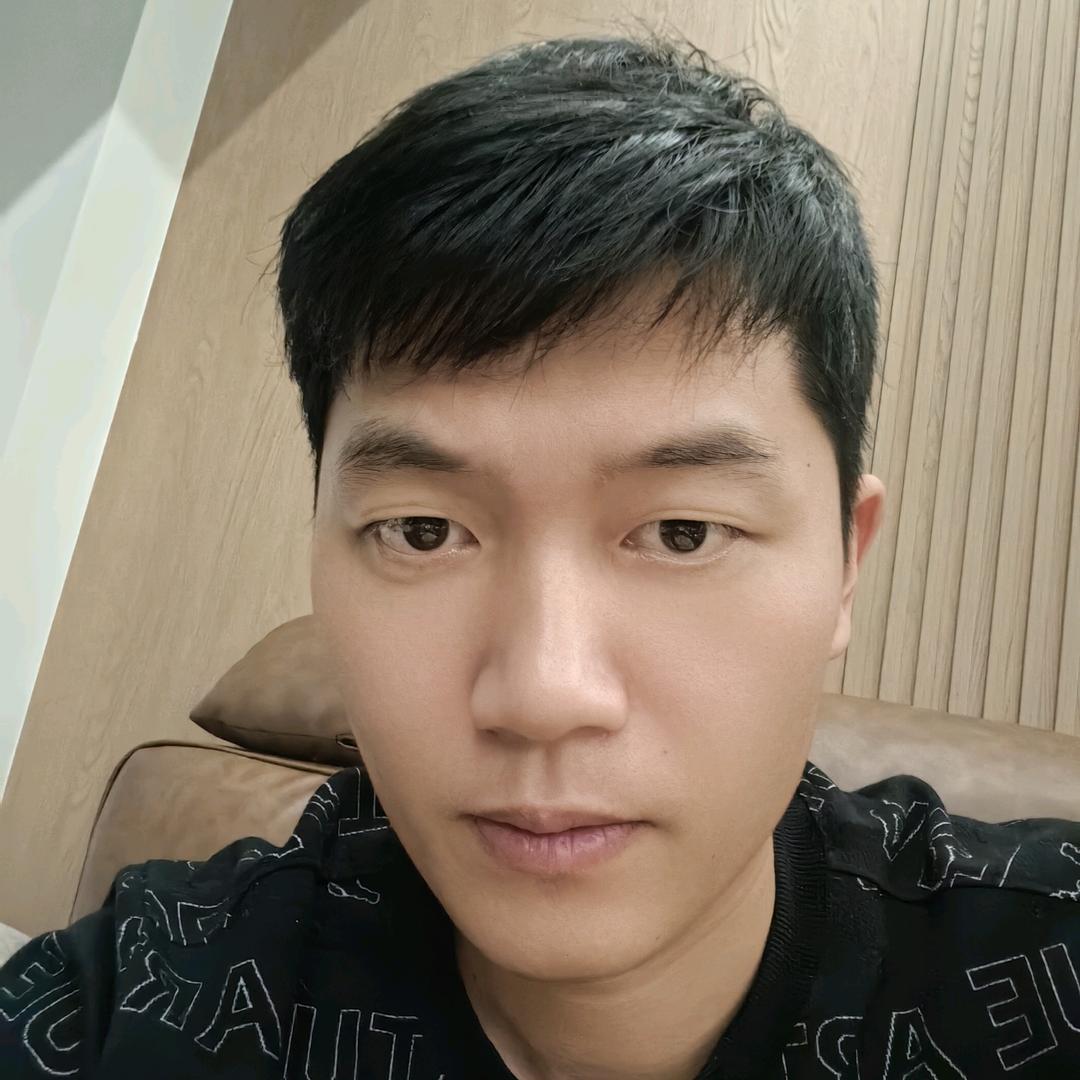杨洋。