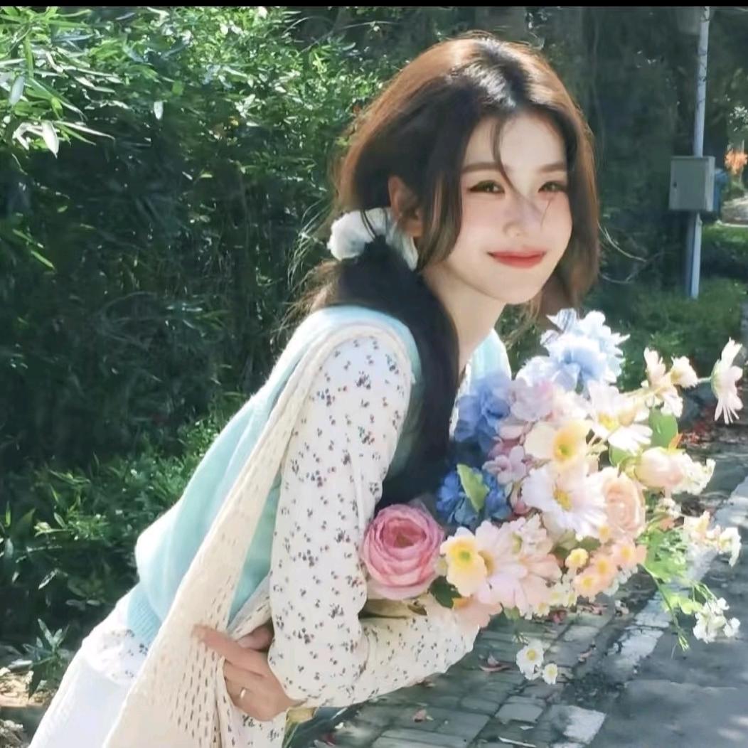 含泪微笑的女帝云倾头像