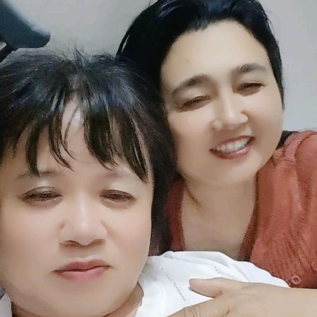 异路👩❤️👩相伴