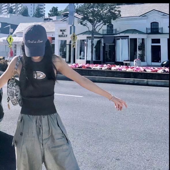 心伊女装集合店1