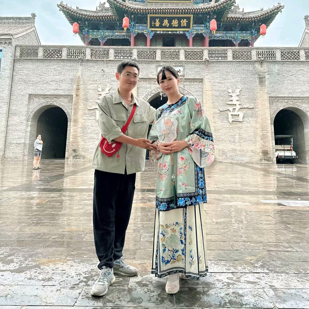 洋仔夫妇《陪妻“打怪”》