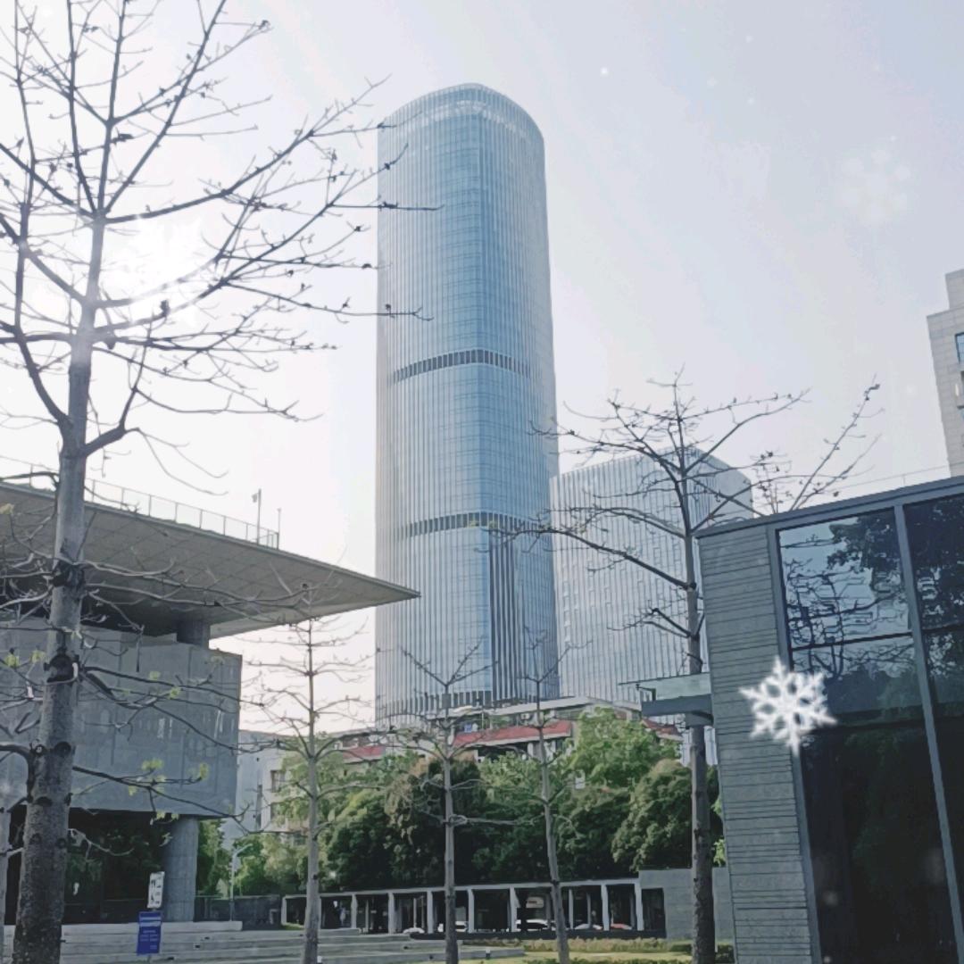 亲过你的嘴,睡过你的床。