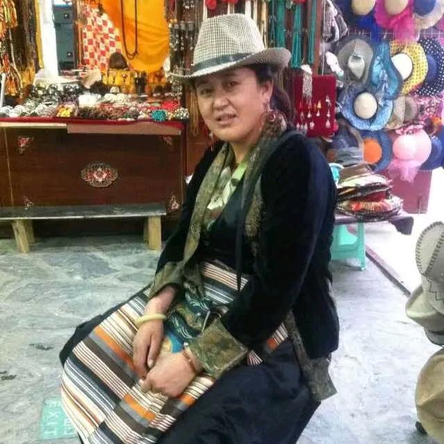 城中列谢工艺品柜台