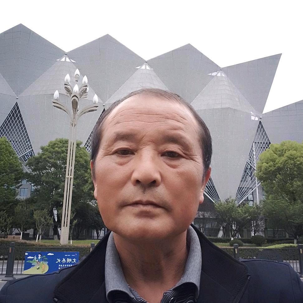 深山养蜂人老邹