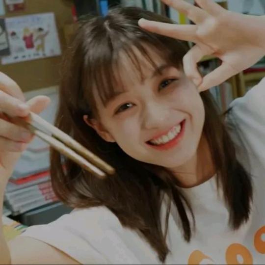 小艾吃不够